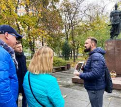 Георгиевский сквер и памятник Шота Руставели